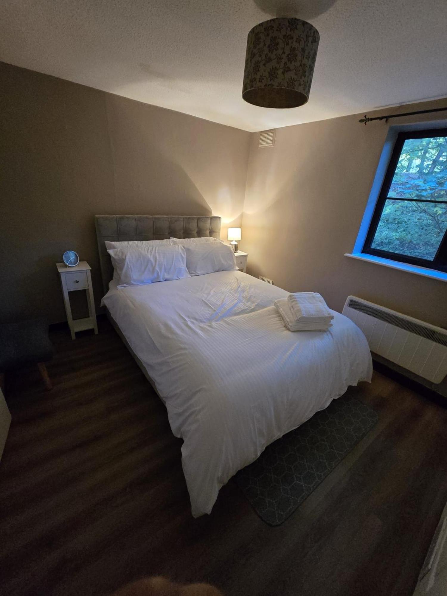 아머샴아머셤 One Bed Ground Floor Flat Next To The Train Station 아파트 외부 사진